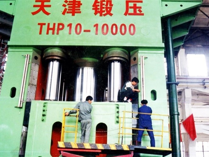 8000MN液壓機(jī)滑塊四角同步液壓伺服控制系統(tǒng)